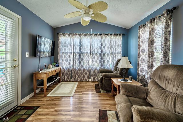 25 English Green, Westfield, IN 46074