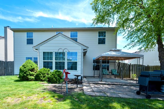 25 English Green, Westfield, IN 46074