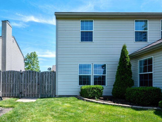 25 English Green, Westfield, IN 46074