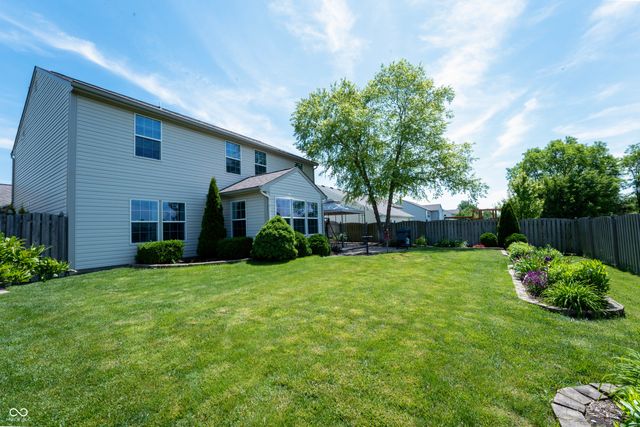 25 English Green, Westfield, IN 46074