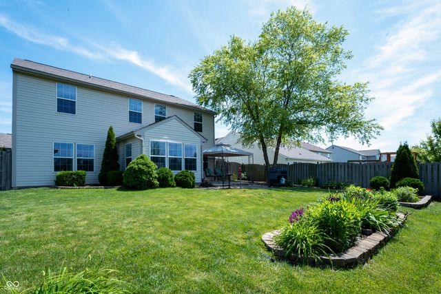 25 English Green, Westfield, IN 46074