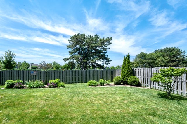 25 English Green, Westfield, IN 46074