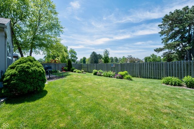 25 English Green, Westfield, IN 46074