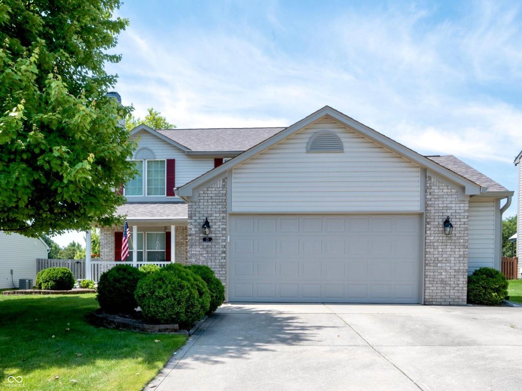 25 English Green, Westfield, IN 46074