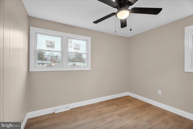 196 JERRYS AVE, Clayton, NJ 08312