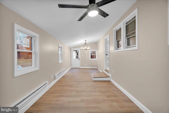 196 JERRYS AVE, Clayton, NJ 08312