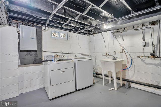 196 JERRYS AVE, Clayton, NJ 08312