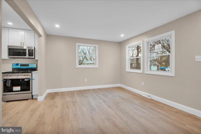 196 JERRYS AVE, Clayton, NJ 08312