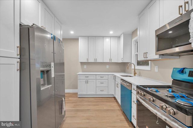 196 JERRYS AVE, Clayton, NJ 08312