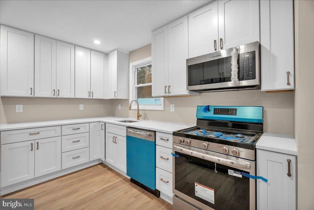 196 JERRYS AVE, Clayton, NJ 08312