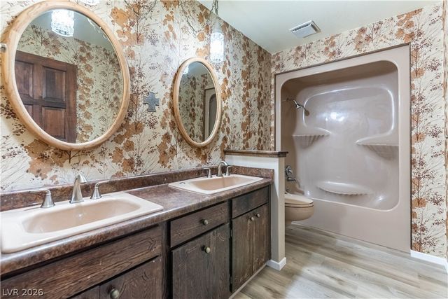 8520 West Hammer Lane, Las Vegas, NV 89149