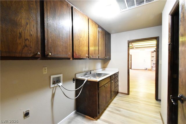 8520 West Hammer Lane, Las Vegas, NV 89149