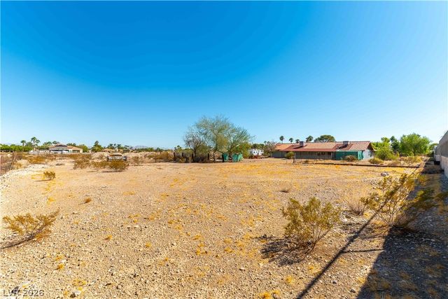 8520 West Hammer Lane, Las Vegas, NV 89149