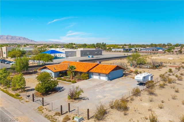 8520 West Hammer Lane, Las Vegas, NV 89149