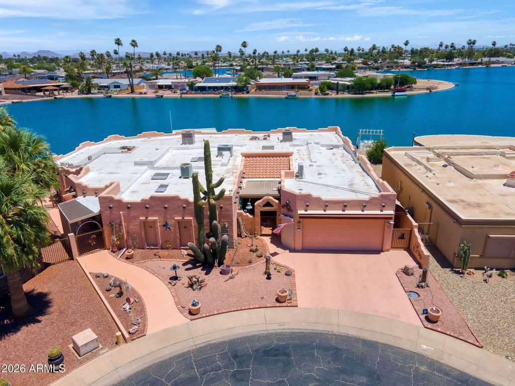 13835 N CROWN POINT Court, Sun City, AZ 85351 — exterior