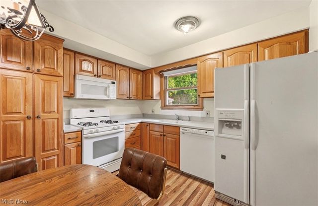 1771 Crestwood Road, Mayfield Heights, OH 44124