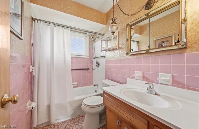 1771 Crestwood Road, Mayfield Heights, OH 44124