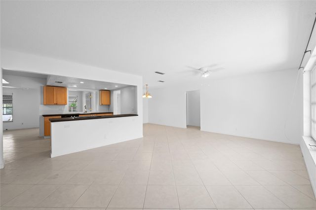 7005 NW 11th Street, Margate, FL 33063