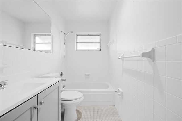 7005 NW 11th Street, Margate, FL 33063