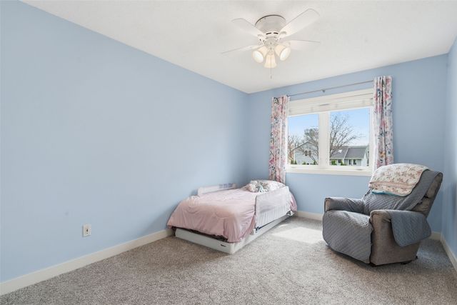 733 71st Street NE, Cedar Rapids, IA 52402