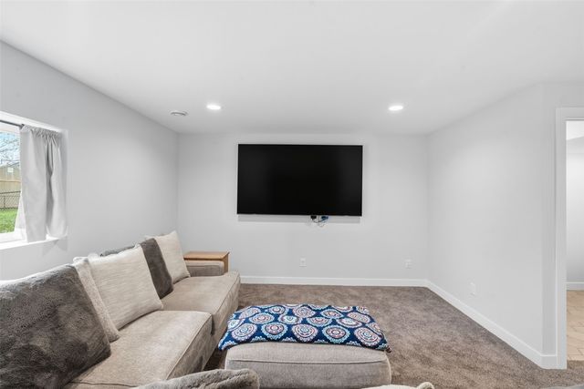 733 71st Street NE, Cedar Rapids, IA 52402