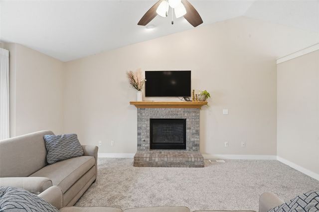 733 71st Street NE, Cedar Rapids, IA 52402