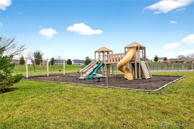 72 Pebble Brook Place, Springboro, OH 45066