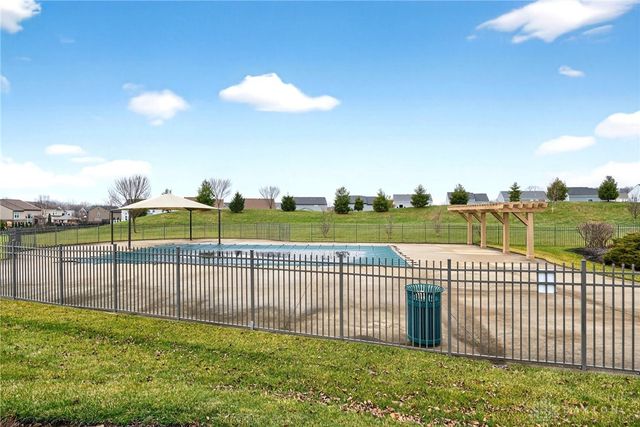 72 Pebble Brook Place, Springboro, OH 45066