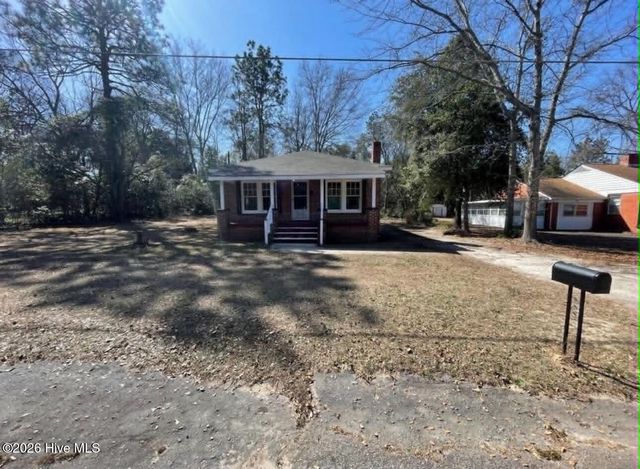 944 W Wisconsin Avenue, Southern Pines, NC 28387