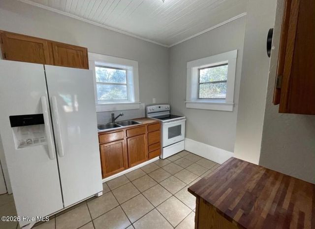 944 W Wisconsin Avenue, Southern Pines, NC 28387