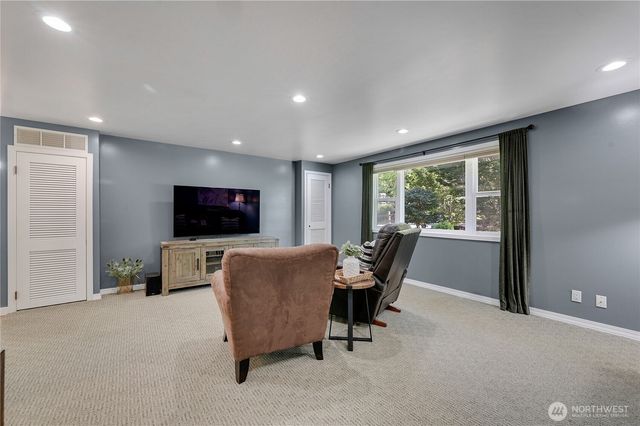 10157 NE 200th Street, Bothell, WA 98011