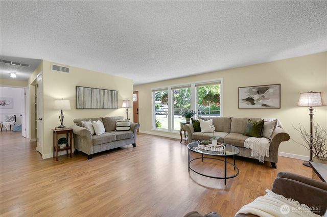 10157 NE 200th Street, Bothell, WA 98011