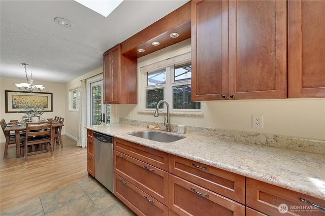 10157 NE 200th Street, Bothell, WA 98011