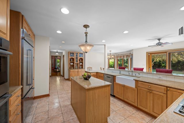 2285 Thorntree Lane, Palatine, IL 60067
