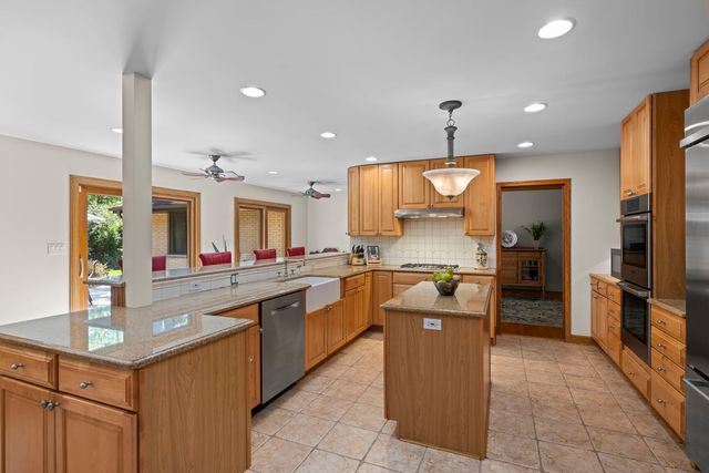 2285 Thorntree Lane, Palatine, IL 60067