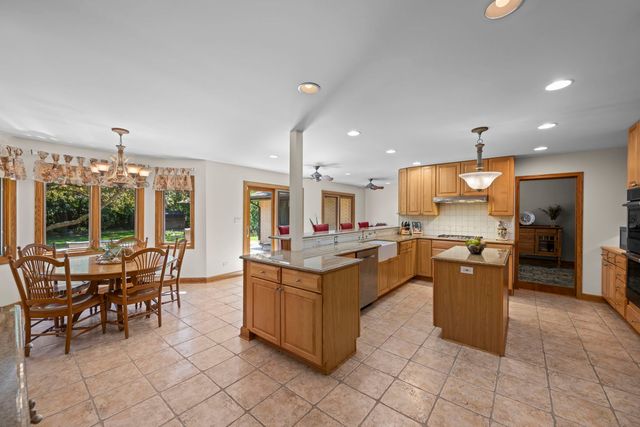 2285 Thorntree Lane, Palatine, IL 60067
