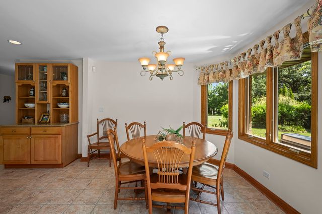 2285 Thorntree Lane, Palatine, IL 60067