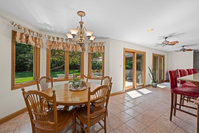2285 Thorntree Lane, Palatine, IL 60067