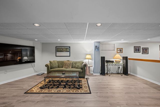 2285 Thorntree Lane, Palatine, IL 60067