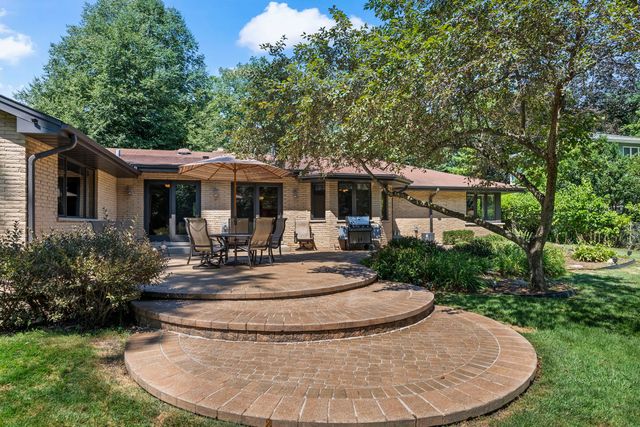2285 Thorntree Lane, Palatine, IL 60067