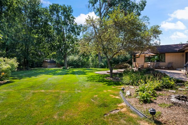 2285 Thorntree Lane, Palatine, IL 60067
