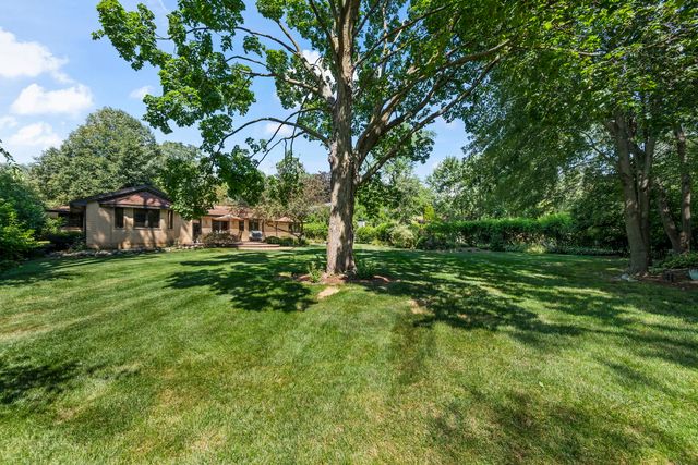 2285 Thorntree Lane, Palatine, IL 60067