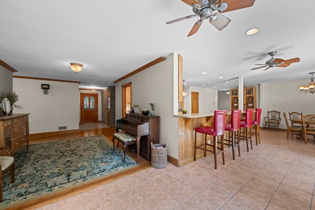 2285 Thorntree Lane, Palatine, IL 60067