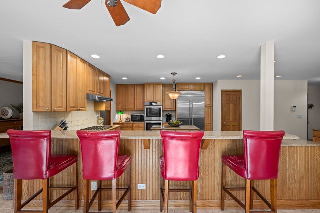 2285 Thorntree Lane, Palatine, IL 60067
