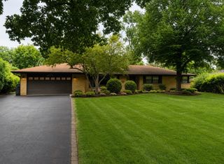 2285 Thorntree Lane, Palatine, IL 60067