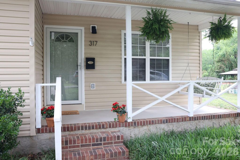 317 Devine Avenue, Belmont, NC 28012