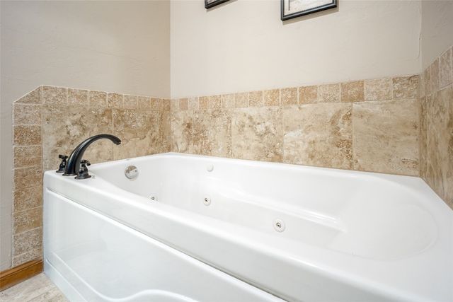 6813 Chelsey Lane, Oklahoma City, OK 73132