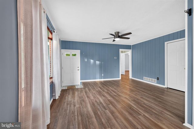 153 W EDINBURGH DR, New Castle, DE 19720
