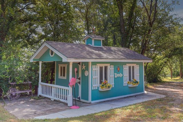 1901 Kitch Rd, Winfield, KS 67156