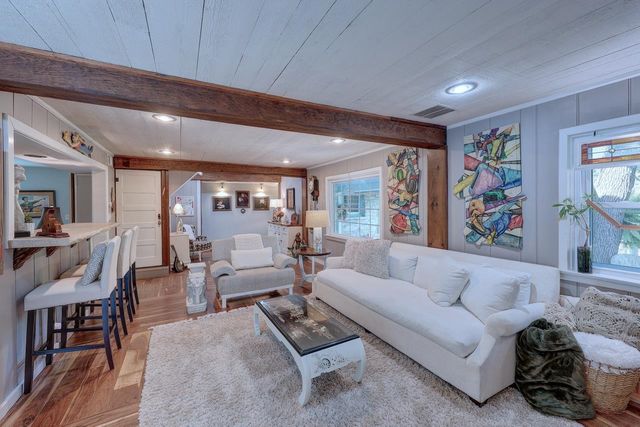 1901 Kitch Rd, Winfield, KS 67156